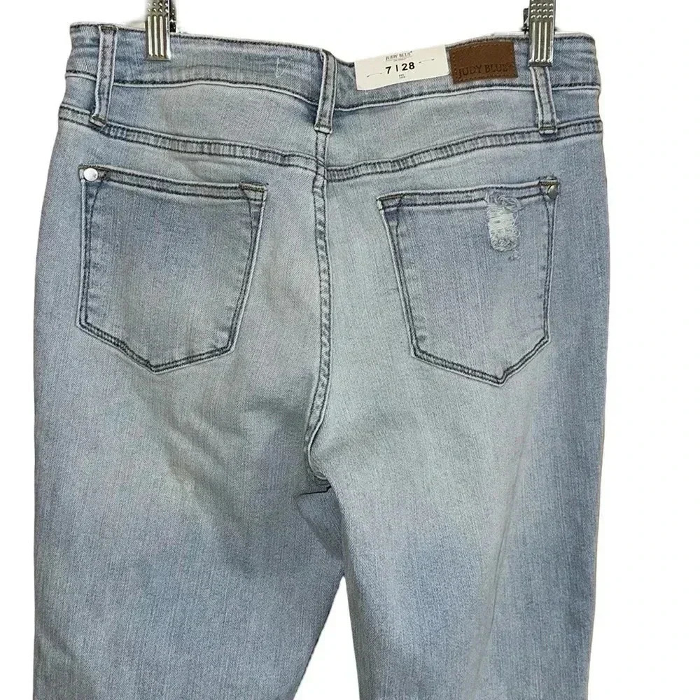 Judy Blue Light Wash Boyfriend Fit Distressed Jeans Size 7/28 - Picture 5 of 6